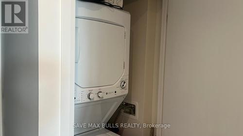 709 - 2150 Lawrence Avenue E, Toronto, ON - Indoor Photo Showing Laundry Room