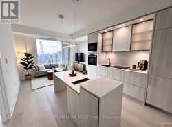 1601 - 11 YORKVILLE AVENUE  Toronto, ON M4W 0B7