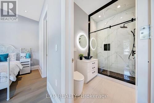 150 Wolfdale Avenue, Oakville, ON - Indoor Photo Showing Bathroom