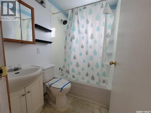 1262 109Th Street, North Battleford, SK - Indoor Photo Showing Bathroom