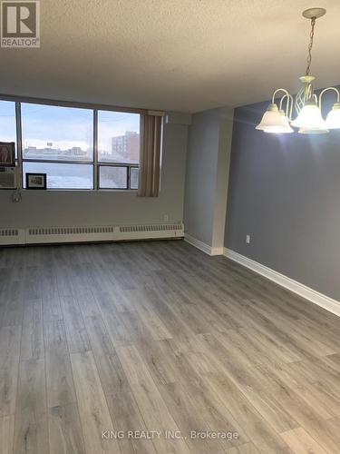 812 - 25 Sunrise Avenue, Toronto, ON - Indoor Photo Showing Other Room