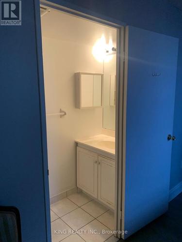 812 - 25 Sunrise Avenue, Toronto, ON - Indoor Photo Showing Bathroom