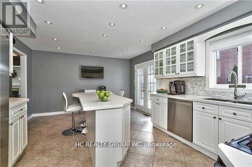 2171 Brays Lane, Oakville, ON - Indoor Photo Showing Kitchen With Double Sink With Upgraded Kitchen