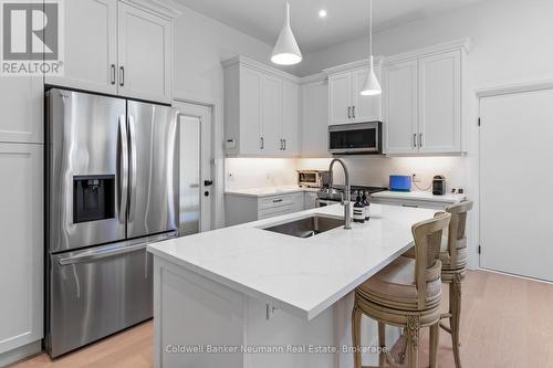41 Liverpool Street, Guelph (Downtown), ON - Indoor Photo Showing Kitchen With Upgraded Kitchen