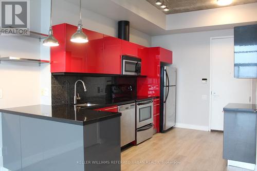 622 - 33 Mill Street, Toronto, ON - Indoor Photo Showing Kitchen