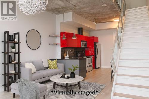 622 - 33 Mill Street, Toronto, ON - Indoor Photo Showing Living Room