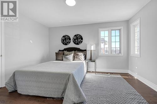 681 Bristol Road W, Mississauga, ON - Indoor Photo Showing Bedroom