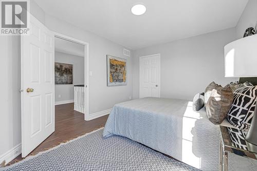 681 Bristol Road W, Mississauga, ON - Indoor Photo Showing Bedroom