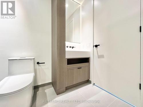 1912 - 55 Charles Street E, Toronto, ON - Indoor Photo Showing Bathroom