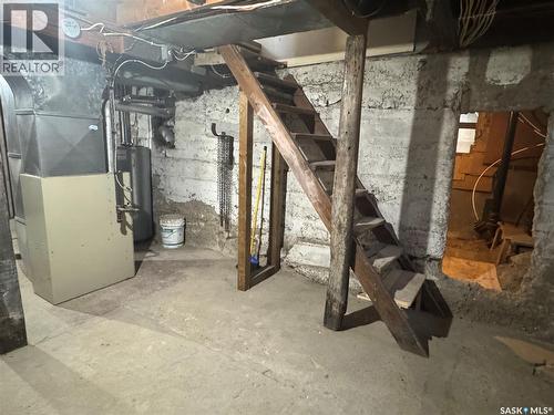 304 5Th Avenue E, Biggar, SK - Indoor