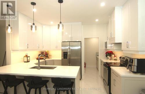 3861 Mulligan Cross, Mississauga, ON - Indoor Photo Showing Kitchen With Stainless Steel Kitchen With Upgraded Kitchen