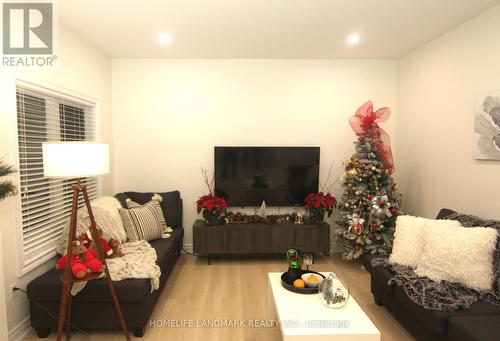 3861 Mulligan Cross, Mississauga, ON - Indoor Photo Showing Living Room