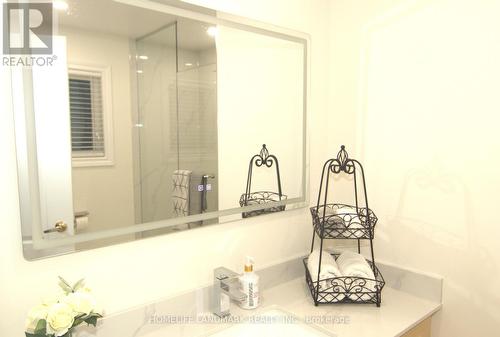 3861 Mulligan Cross, Mississauga, ON - Indoor Photo Showing Bathroom