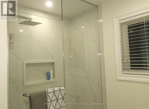 3861 Mulligan Cross, Mississauga, ON - Indoor Photo Showing Bathroom