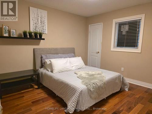 3861 Mulligan Cross, Mississauga, ON - Indoor Photo Showing Bedroom