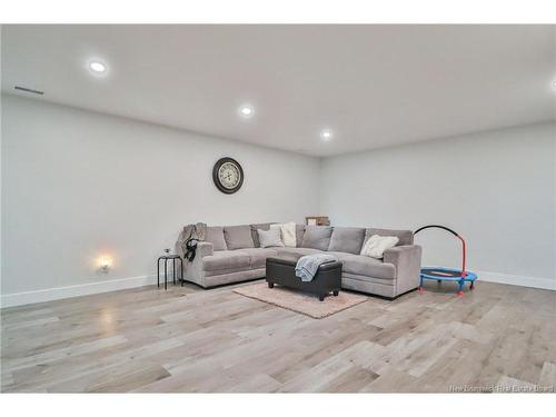 11 Riverside Dr, Petitcodiac, NB 