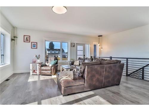 11 Riverside Dr, Petitcodiac, NB 