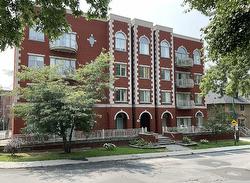 404-8 Rue Dufferin  Hampstead, QC H3X 2X6