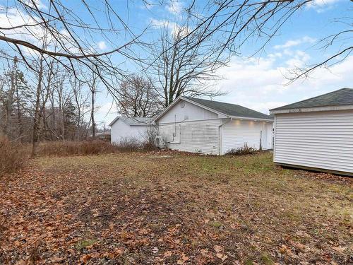 16 Pauline Crescent, Dartmouth, NS 