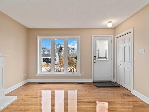 16 Pauline Crescent, Dartmouth, NS 