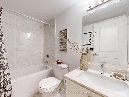 301-1400 Kingston Road, Toronto, ON - Indoor Photo Showing Bathroom