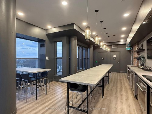 301-1400 Kingston Road, Toronto, ON - Indoor
