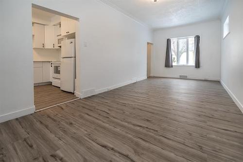 582 Burnell St, Winnipeg, MB 