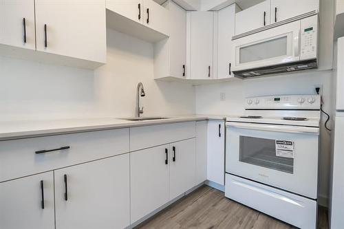 582 Burnell St, Winnipeg, MB 