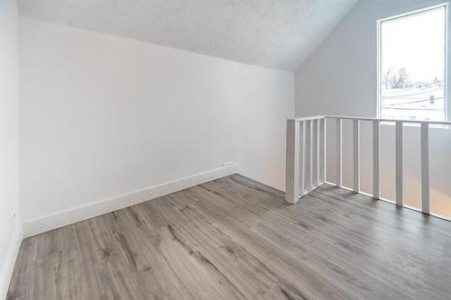 582 Burnell St, Winnipeg, MB 