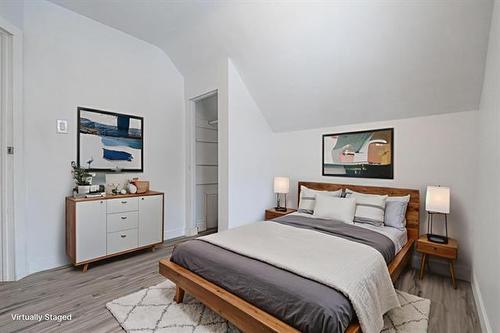 582 Burnell St, Winnipeg, MB 