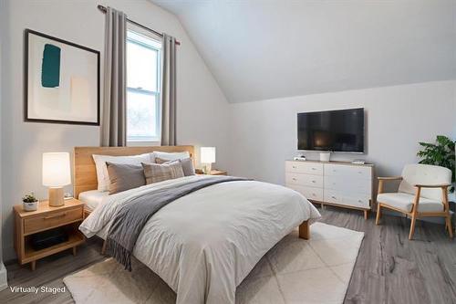 582 Burnell St, Winnipeg, MB 