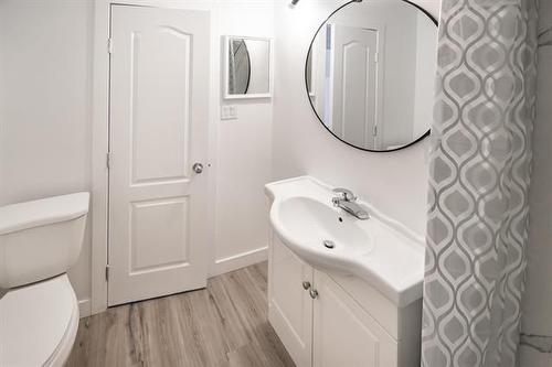 582 Burnell St, Winnipeg, MB 