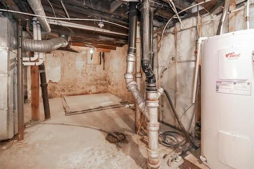 582 Burnell St, Winnipeg, MB 