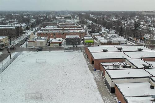 582 Burnell St, Winnipeg, MB 