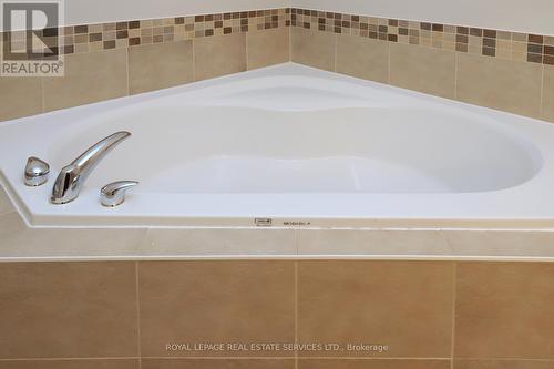 5229 Autumn Harvest Way, Burlington, ON - Indoor Photo Showing Bathroom