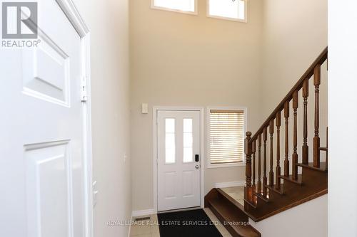 5229 Autumn Harvest Way, Burlington, ON - Indoor Photo Showing Other Room