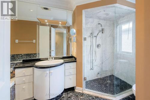458 Guildwood Parkway, Toronto, ON - Indoor Photo Showing Bathroom
