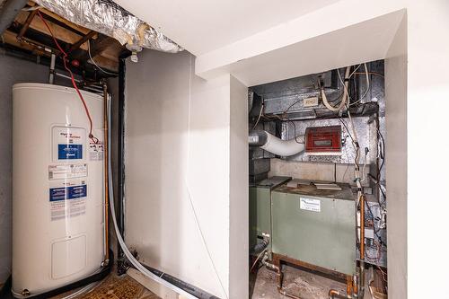 Rangement - 8855 Boul. Gouin E., Montréal (Rivière-Des-Prairies/Pointe-Aux-Trembles), QC - Indoor Photo Showing Basement