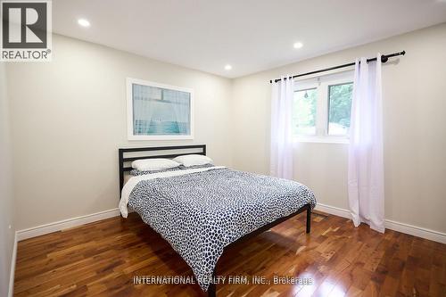 2292 Devon Road, Oakville, ON - Indoor Photo Showing Bedroom