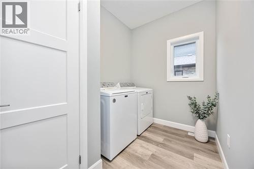 668 Ketter Way, Plympton-Wyoming, ON - Indoor Photo Showing Laundry Room