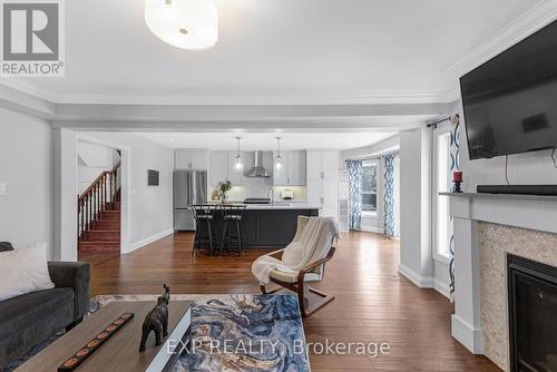 35 Viscount Way, East Gwillimbury, ON - Indoor Photo Showing Living Room With Fireplace