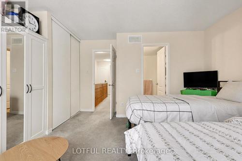 576 Lakeridge Drive, Ottawa, ON - Indoor Photo Showing Bedroom