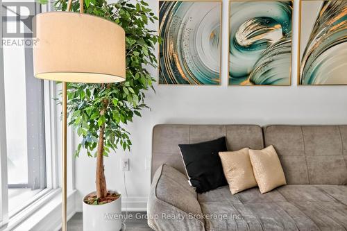 102 - 700 Sheppard Avenue W, Toronto, ON - Indoor