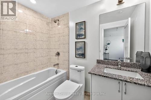 102 - 700 Sheppard Avenue W, Toronto, ON - Indoor Photo Showing Bathroom