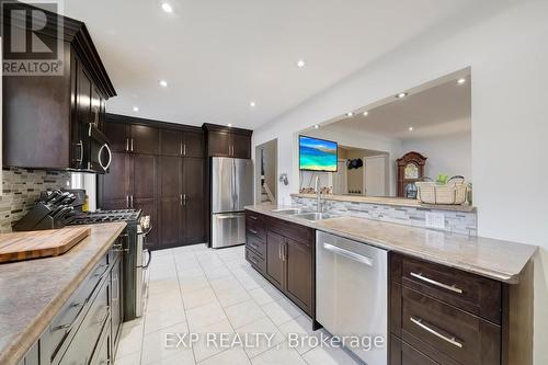25 Ziraldo Road, St. Catharines (Martindale Pond), ON - Indoor Photo Showing Kitchen With Double Sink With Upgraded Kitchen