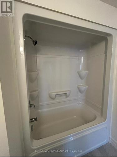 411 - 620 Sauve Street E, Milton, ON - Indoor Photo Showing Bathroom