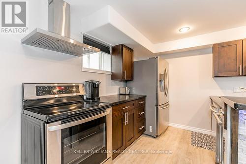 1381 Hunter Street, Innisfil, ON - Indoor Photo Showing Kitchen