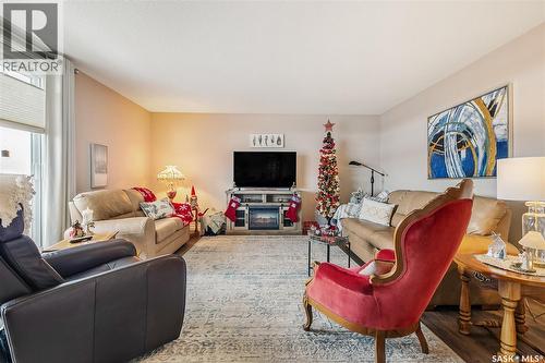601 4555 Rae Street, Regina, SK - Indoor Photo Showing Living Room