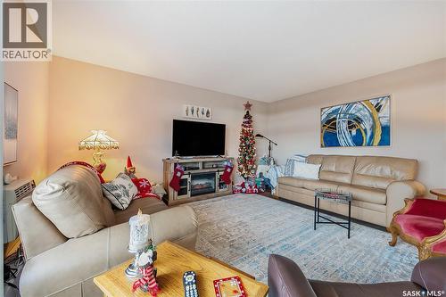601 4555 Rae Street, Regina, SK - Indoor Photo Showing Living Room
