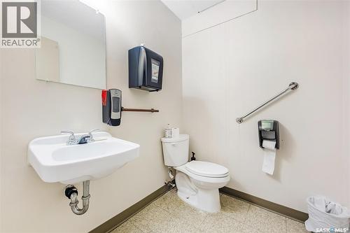 601 4555 Rae Street, Regina, SK - Indoor Photo Showing Bathroom